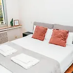 Διαμέρισμα 1 Bedroom Heart Of Lux - Sleeps 5 *