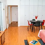 1 Bedroom Heart Of Lux - Sleeps 5 *