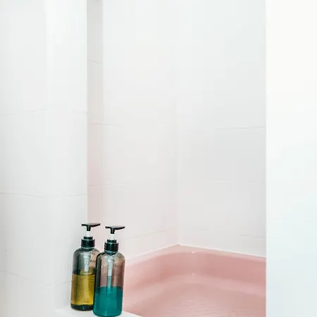 1 Bedroom Heart Of Lux - Sleeps 5 アパート