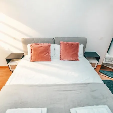 1 Bedroom Heart Of Lux - Sleeps 5 アパート
